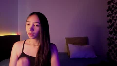 VIOLETAMIKE online show from March 6, 2025, 5:11 pm