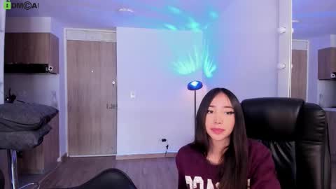 VIOLETAMIKE online show from March 2, 2026, 1:40 pm