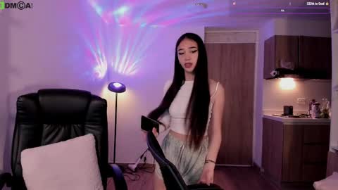 VIOLETAMIKE online show from May 19, 2026, 9:59 am