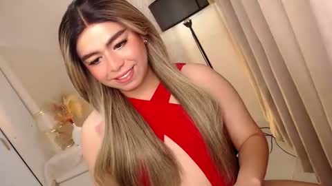 Snapshot of mikha_sensual chatting on October 16, 2025, 6:09 pm Theresa Luna online show from October 16, 2025, 6:09 pm