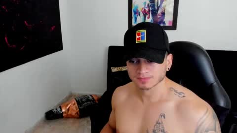 Snapshot of mikke_love chatting on October 2, 2025, 1:29 pm MIKKE online show from October 2, 2025, 1:29 pm