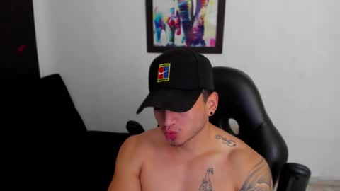 Snapshot of mikke_love chatting on October 13, 2025, 3:23 pm MIKKE online show from October 13, 2025, 3:23 pm