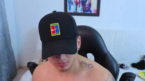 Snapshot of mikke_love chatting on November 16, 2025, 2:22 pm MIKKE online show from November 16, 2025, 2:22 pm