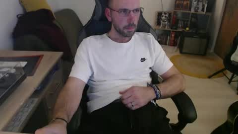 mikmik91 online show from February 10, 2026, 4:44 pm