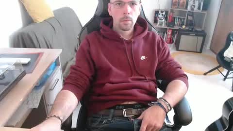 mikmik91 online show from February 16, 2026, 11:28 am