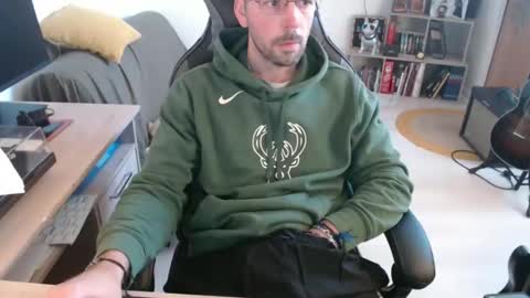 mikmik91 online show from March 3, 2026, 11:05 am