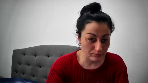 Mikyloveu online show from March 31, 2026, 3:23 pm