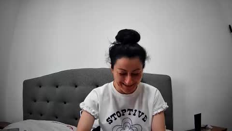 Snapshot of mikyloveu chatting on May 5, 2026, 4:26 pm Mikyloveu online show from May 5, 2026, 4:26 pm