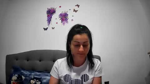 Snapshot of mikyloveu chatting on June 10, 2026, 3:22 pm Mikyloveu online show from June 10, 2026, 3:22 pm