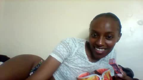 Snapshot of mil_milon chatting on May 25, 2026, 5:52 pm Milo online show from May 25, 2026, 5:52 pm