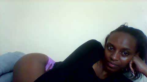 Snapshot of mil_milon chatting on May 27, 2026, 12:07 am Milo online show from May 27, 2026, 12:07 am