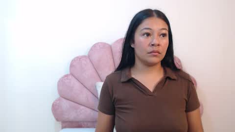 mila_adamss online show from April 19, 2026, 6:10 pm