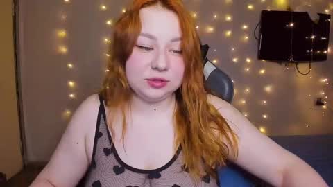 Snapshot of mila_foxxxy chatting on January 21, 2025, 11:35 am Mila shy sensual person online show from January 21, 2025, 11:35 am