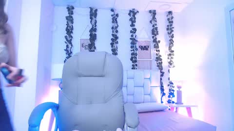 Mila  online show from December 30, 2024, 8:36 pm