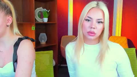 mila_glow online show from March 16, 2026, 12:42 pm