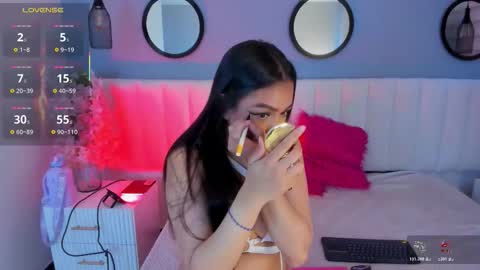 mila_hank online show from November 12, 2025, 12:27 pm