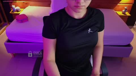 Snapshot of mila_kiitty chatting on April 21, 2026, 11:27 am Milena online show from April 21, 2026, 11:27 am