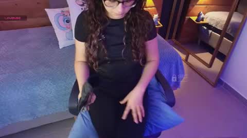 Snapshot of mila_kiitty chatting on June 19, 2026, 11:25 am Milena online show from June 19, 2026, 11:25 am