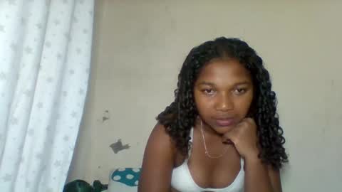 Snapshot of mila_lunah chatting on May 3, 2026, 11:55 pm mila_lunah online show from May 3, 2026, 11:55 pm