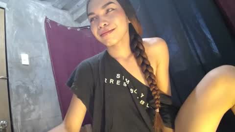 Snapshot of mila_seductressxx chatting on June 16, 2026, 12:46 am mila_seductressxx online show from June 16, 2026, 12:46 am