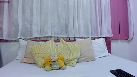 Snapshot of milaaadams chatting on January 16, 2026, 10:52 am mila online show from January 16, 2026, 10:52 am