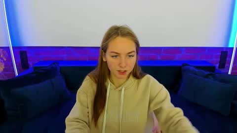 Milla online show from November 17, 2025, 6:30 am