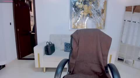 Snapshot of milacoleman chatting on October 5, 2025, 11:35 pm Mila online show from October 5, 2025, 11:35 pm