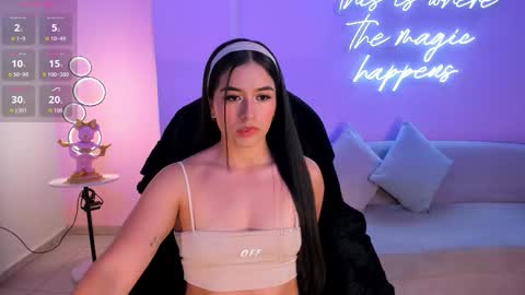 Mila online show from October 28, 2025, 2:15 am