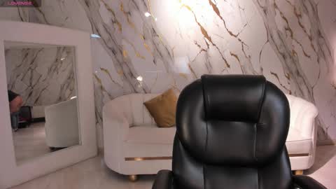 Mila online show from October 30, 2025, 1:40 am