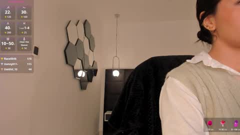 Mila online show from February 3, 2026, 6:40 am