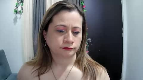 milagros_latin online show from October 21, 2025, 5:46 pm