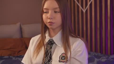 Mila online show from February 8, 2026, 1:58 pm