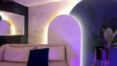 Mila  online show from April 17, 2026, 12:08 pm