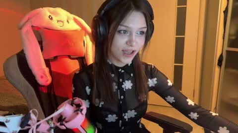 milamiuu online show from January 11, 2026, 11:59 am