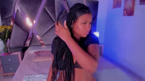 Milan  online show from December 3, 2025, 5:55 pm