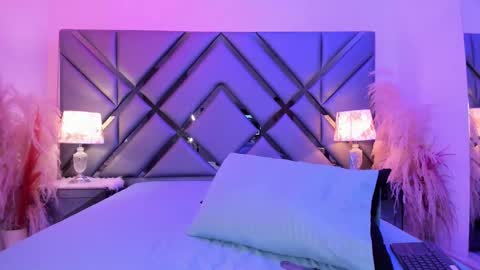 milan_lewiss online show from March 23, 2026, 11:47 am