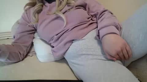 Snapshot of milana_neww chatting on January 19, 2026, 8:51 am Milana online show from January 19, 2026, 8:51 am