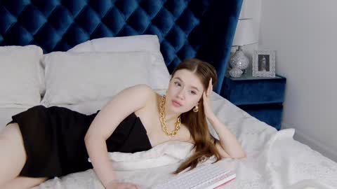 MilanaBalmain online show from January 20, 2025, 2:14 pm