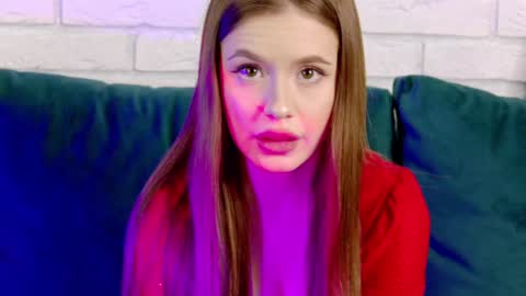 MilanaBalmain online show from February 5, 2025, 5:09 pm