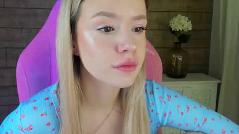 MilanaBalmain online show from February 2, 2026, 4:22 am