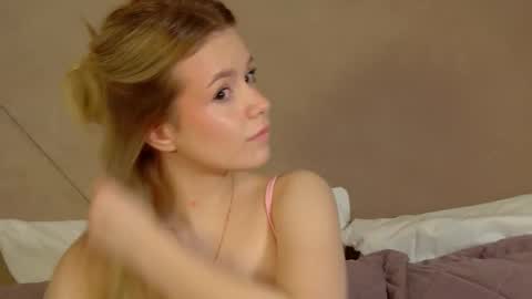 MilanaBalmain online show from March 24, 2026, 4:39 am