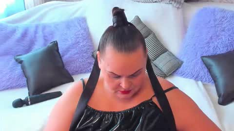 Lana online show from September 16, 2025, 7:20 am