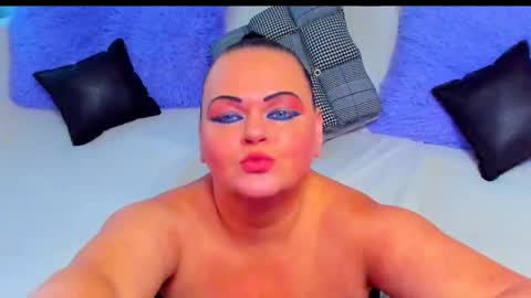 Snapshot of milanabiegert chatting on November 11, 2025, 6:24 am Lana online show from November 11, 2025, 6:24 am