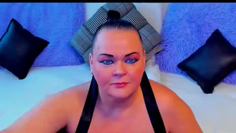 Snapshot of milanabiegert chatting on November 16, 2025, 7:47 am Lana online show from November 16, 2025, 7:47 am