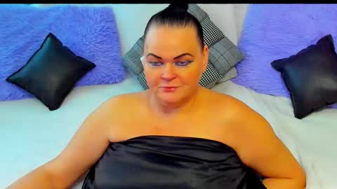 Snapshot of milanabiegert chatting on November 19, 2025, 6:46 am Lana online show from November 19, 2025, 6:46 am