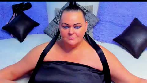 Snapshot of milanabiegert chatting on December 4, 2025, 11:30 am Lana online show from December 4, 2025, 11:30 am