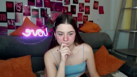 milanaroz online show from November 7, 2025, 6:13 am