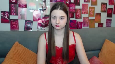 milanaroz online show from March 26, 2026, 5:35 am