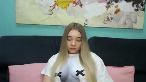 Snapshot of milanasii chatting on March 21, 2026, 8:19 am Milana online show from March 21, 2026, 8:19 am