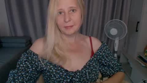 Milena online show from September 25, 2025, 2:59 am